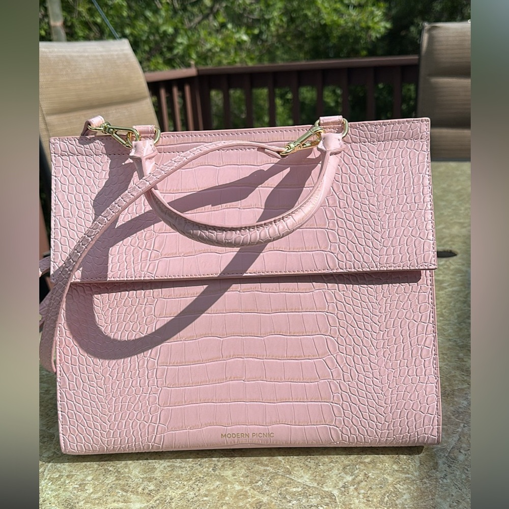 Pink Croc-Embossed Modern Picnic Lunch Bag